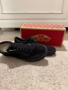 women’s all black vans